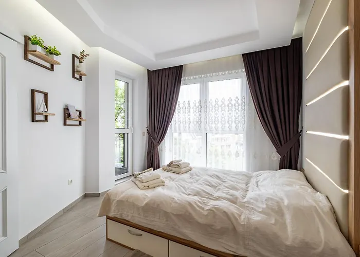 דירה Boutique 1 Bedroom With Private Parking And Port View וארנה