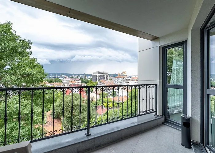 Boutique 1 Bedroom With Private Parking And Port View דירה