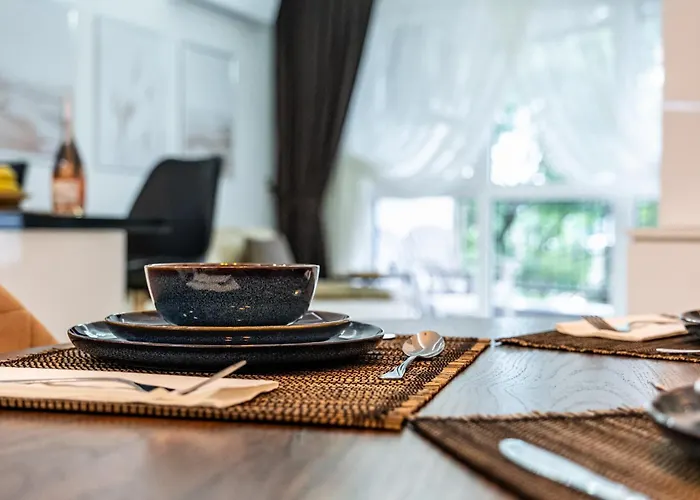 Boutique 1 Bedroom With Private Parking And Port View *