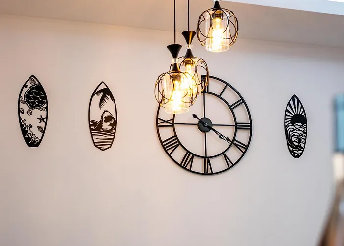 Boutique 1 Bedroom With Private Parking And Port View Апартамент