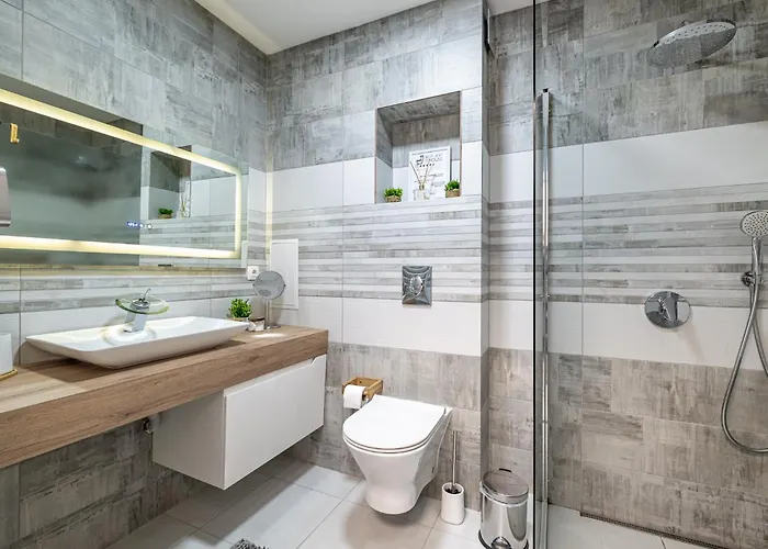 Апартамент Boutique 1 Bedroom With Private Parking And Port View