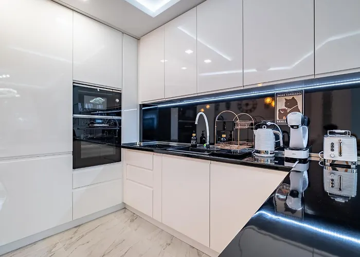 Boutique 1 Bedroom With Private Parking And Port View Апартамент *