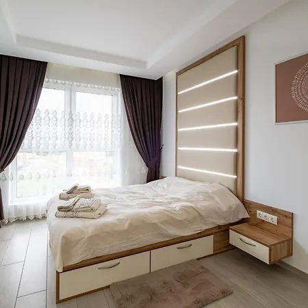 Apartment Boutique 1 Bedroom With Parking And Port View