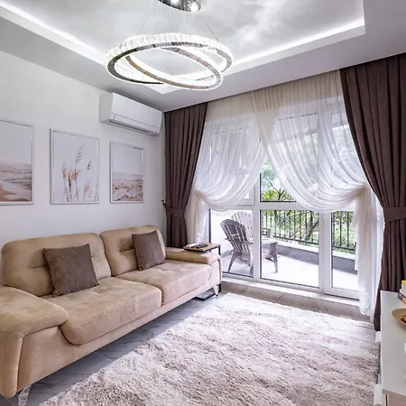 Boutique 1 Bedroom With Parking And Port View Apartment Varna