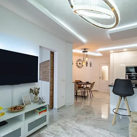 Апартаменты Boutique 1 Bedroom With Private Parking And Port View