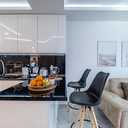 Апартаменты Boutique 1 Bedroom With Private Parking And Port View