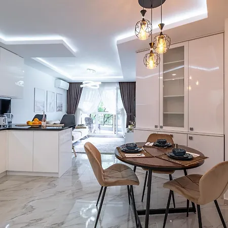 Apartment Boutique 1 Bedroom With Parking And Port View *