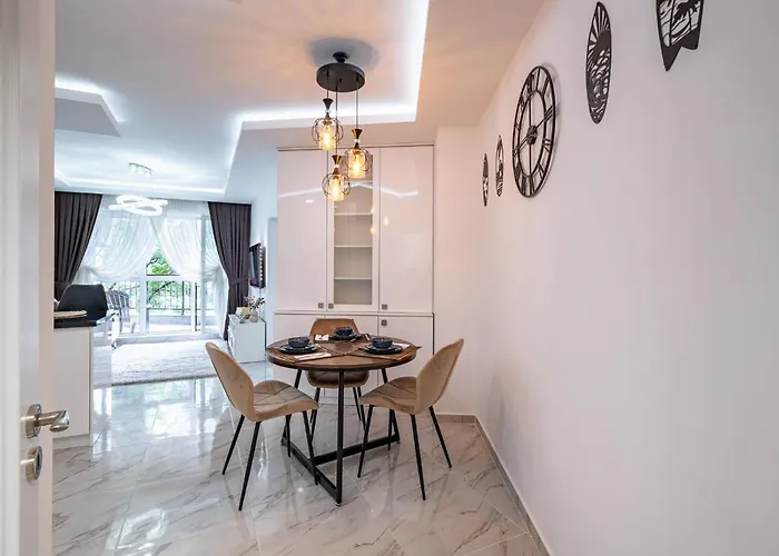 Boutique 1 Bedroom With Private Parking And Port View Varna