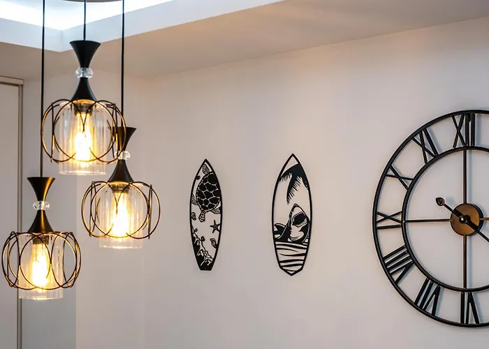 Boutique 1 Bedroom With Private Parking And Port View